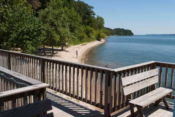 Image of the lake from Lighthouse Landing.