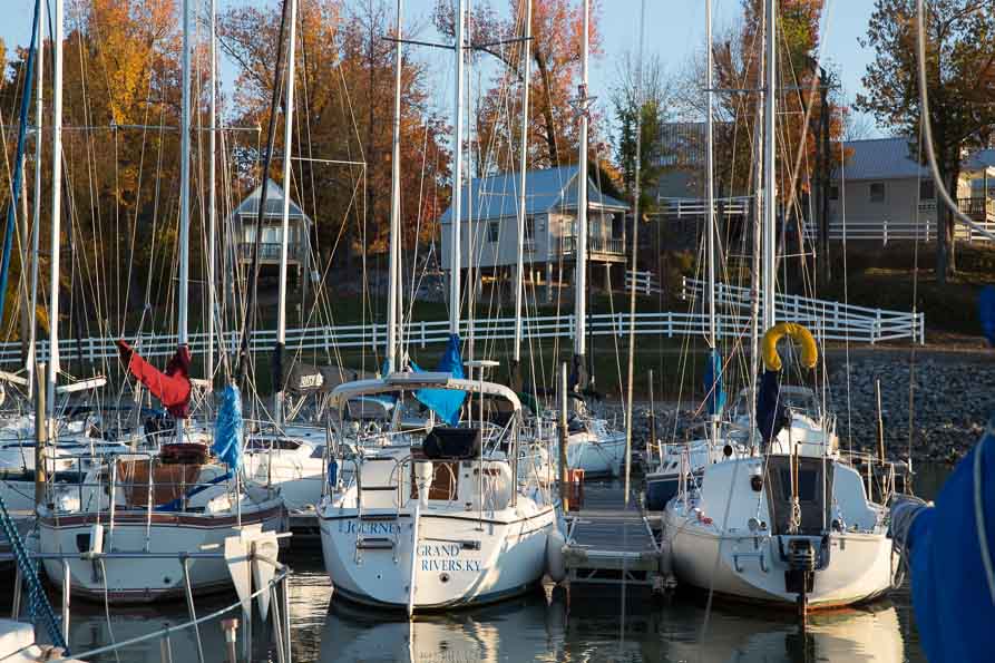 Image of a marina.