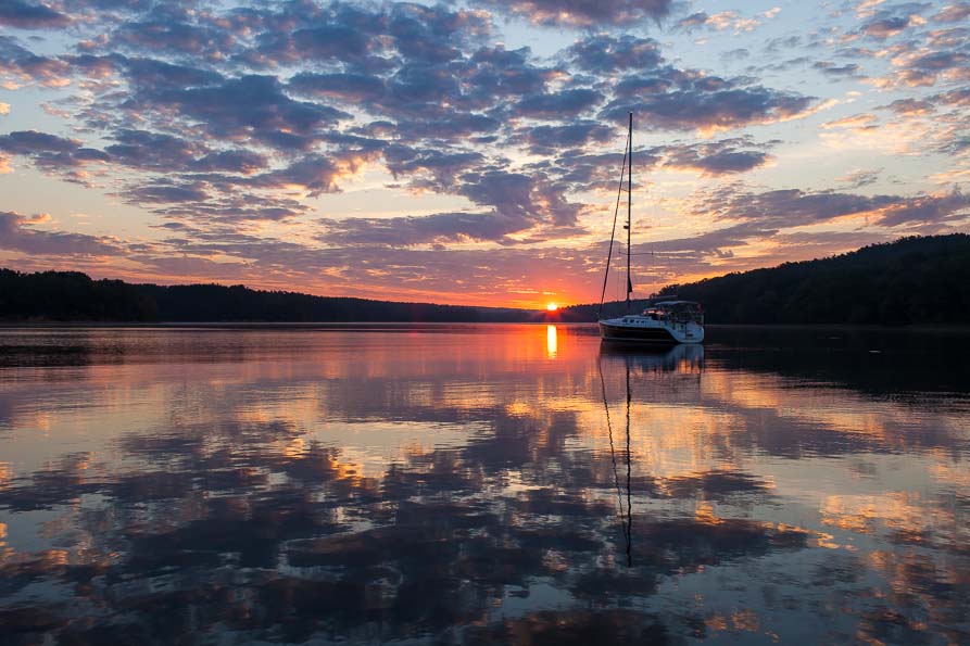 Image of a marina.