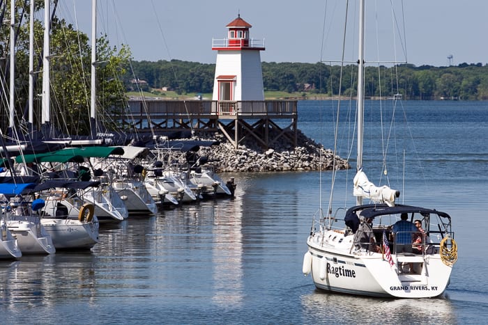 Image of sailboats in the water.